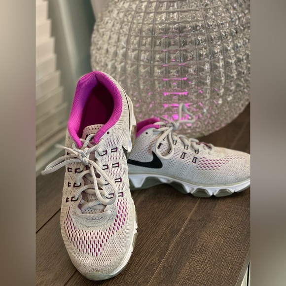 Nike Air Max Tailwind Running Shoes - Picture 3 of 15